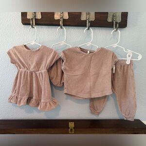 2 Quincy Mae Terry Cloth Outfits 6-12 Month